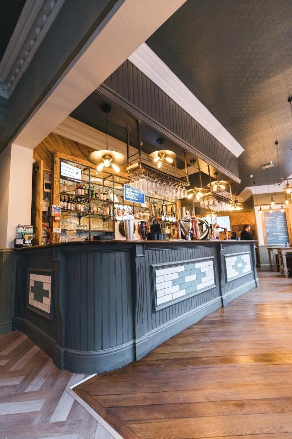 Black Lion Hotel Manchester Salford  Exterior foto